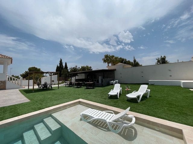 6 sypialnia Willa do wynajęcia w Miasto Alicante / Alacant z basenem garażem - 5 500 € (Ref: 9034068)