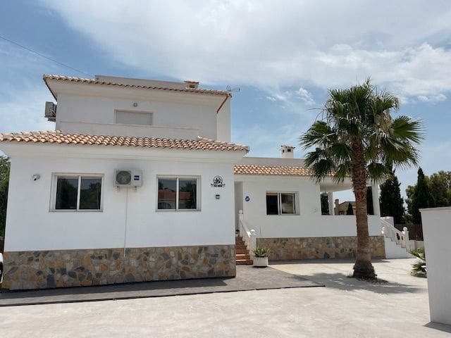 6 sypialnia Willa do wynajęcia w Miasto Alicante / Alacant z basenem garażem - 5 500 € (Ref: 9034068)