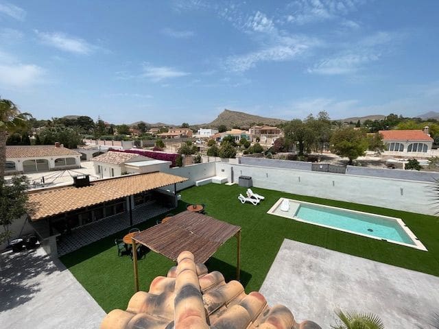 6 sypialnia Willa do wynajęcia w Miasto Alicante / Alacant z basenem garażem - 5 500 € (Ref: 9034068)