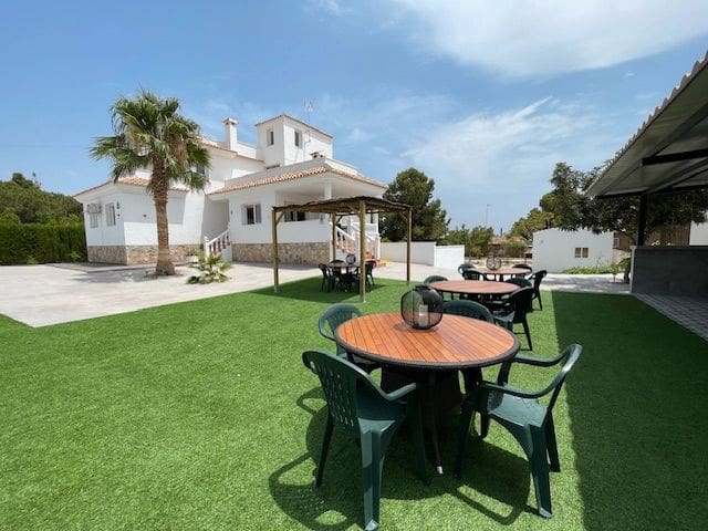 6 sypialnia Willa do wynajęcia w Miasto Alicante / Alacant z basenem garażem - 5 500 € (Ref: 9034068)