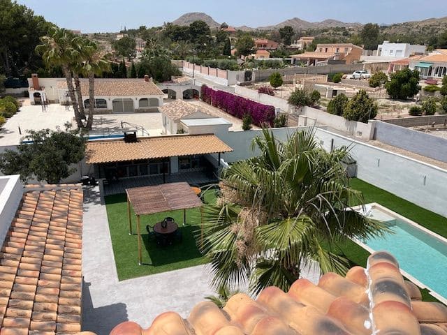 6 sypialnia Willa do wynajęcia w Miasto Alicante / Alacant z basenem garażem - 5 500 € (Ref: 9034068)