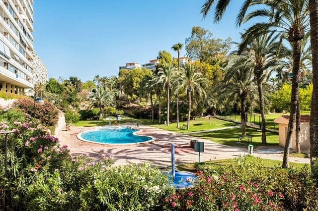 3 slaapkamer Flat te huur in Playa de Muchavista, El Campello met zwembad garage - € 1.800 (Ref: 9036240)