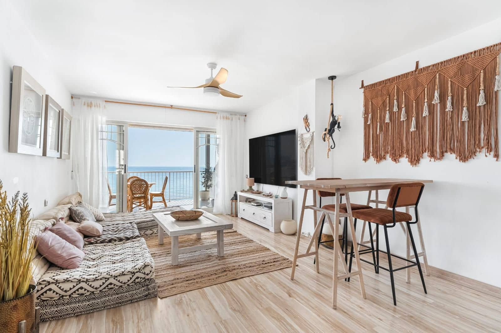 3 slaapkamer Flat te huur in El Campello met zwembad garage - € 1.800 (Ref: 9036240)