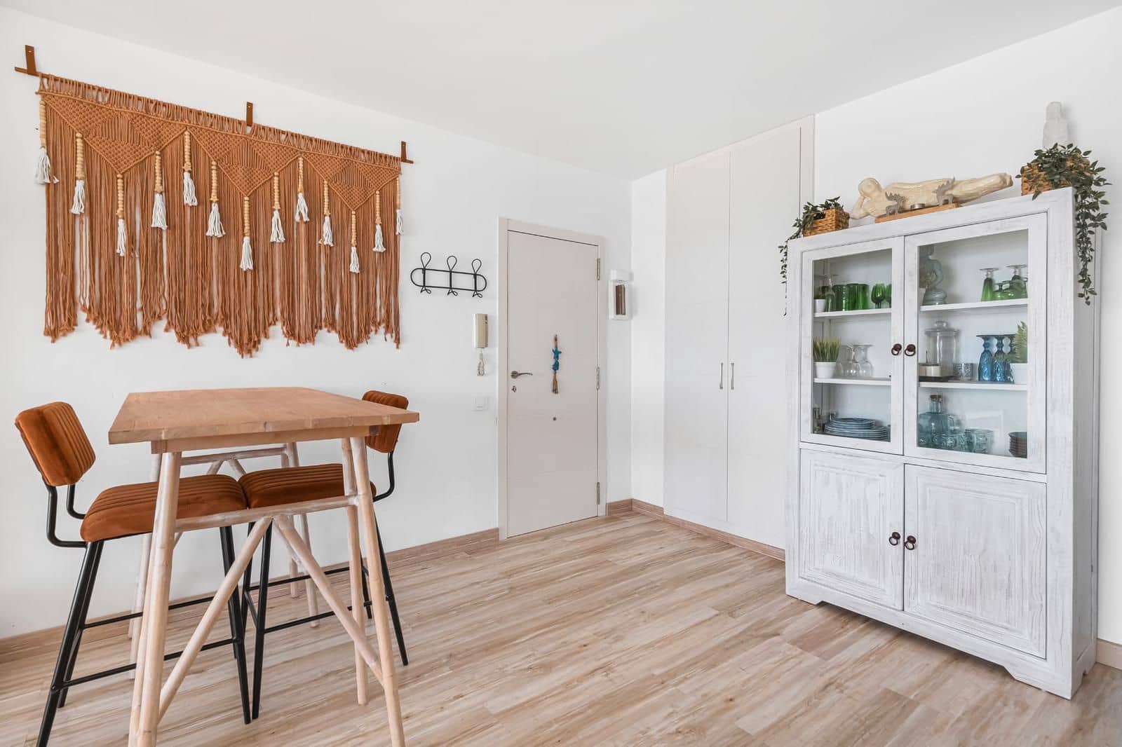 3 slaapkamer Flat te huur in El Campello met zwembad garage - € 1.800 (Ref: 9036240)