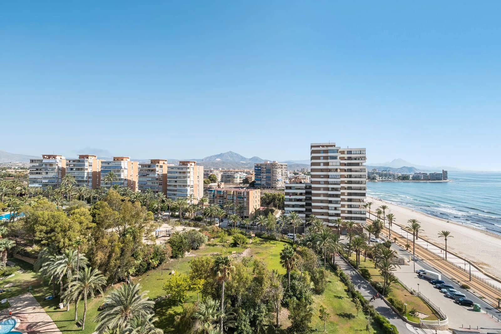 3 slaapkamer Flat te huur in El Campello met zwembad garage - € 1.800 (Ref: 9036240)