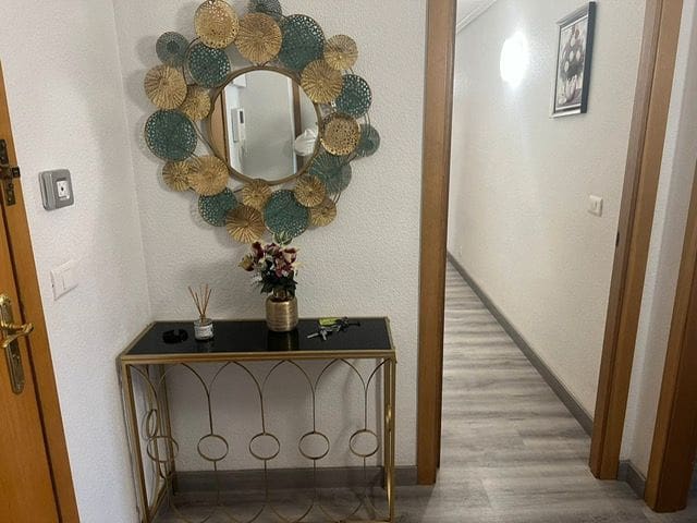 4 soveværelse Lejlighed til salg i Alicante by med swimmingpool garage - € 395.000 (Ref: 9046445)