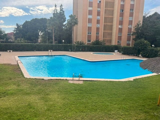 4 soveværelse Lejlighed til salg i Alicante by med swimmingpool garage - € 395.000 (Ref: 9046445)