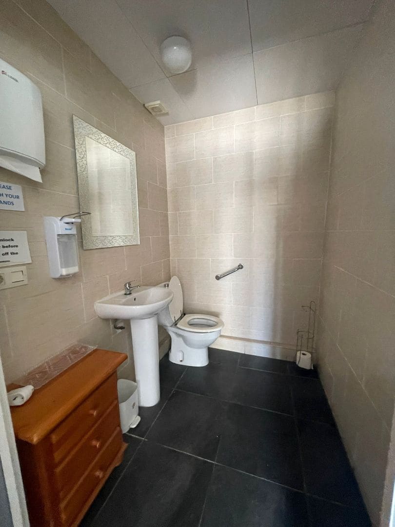 Erhverv til salg i El Campello - € 150.000 (Ref: 9047133)