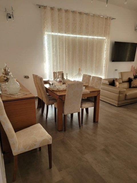 4 makuuhuone Huvila myytävänä paikassa Alicante kaupunki mukana uima-altaan 
autotalli - 480 000 € (Ref: 9100514)