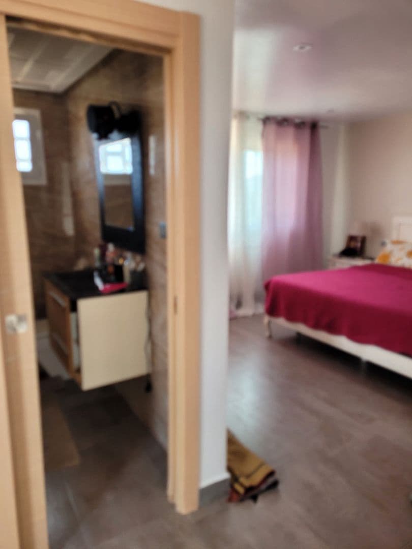 4 makuuhuone Huvila myytävänä paikassa Alicante kaupunki mukana uima-altaan 
autotalli - 480 000 € (Ref: 9100514)