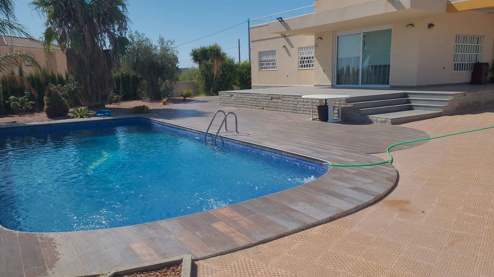 4 makuuhuone Huvila myytävänä paikassa Alicante kaupunki mukana uima-altaan 
autotalli - 480 000 € (Ref: 9100514)