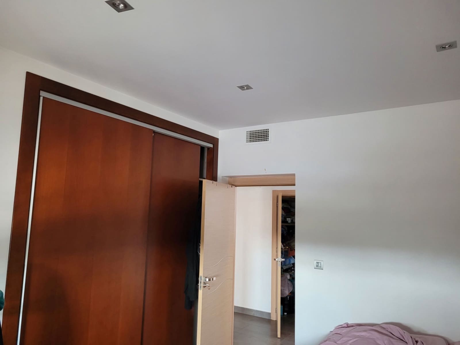 4 makuuhuone Huvila myytävänä paikassa Alicante kaupunki mukana uima-altaan 
autotalli - 480 000 € (Ref: 9100514)