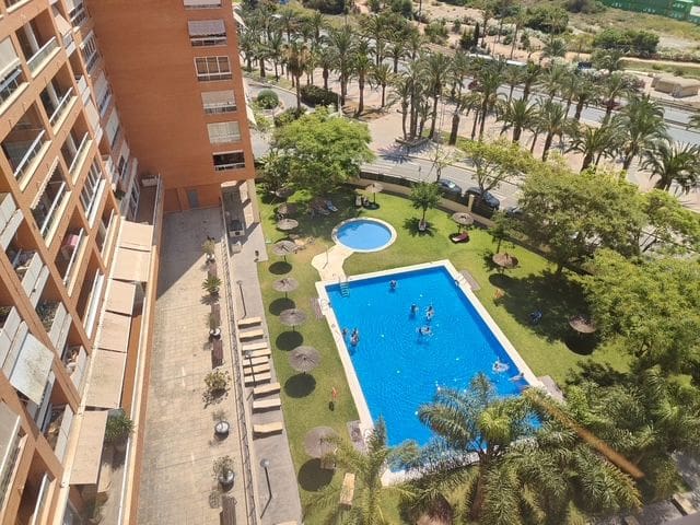 3 camera da letto Appartamento da affittare in Alicante citta con piscina garage - 1.350 € (Rif: 9101846)