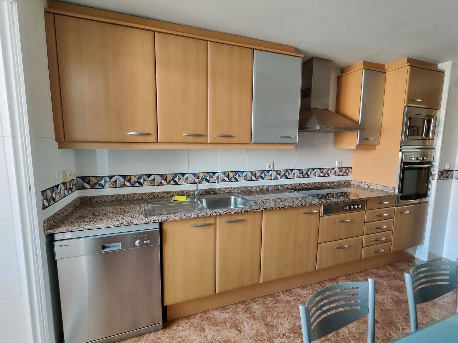 3 camera da letto Appartamento da affittare in Alicante citta con piscina garage - 1.350 € (Rif: 9101846)