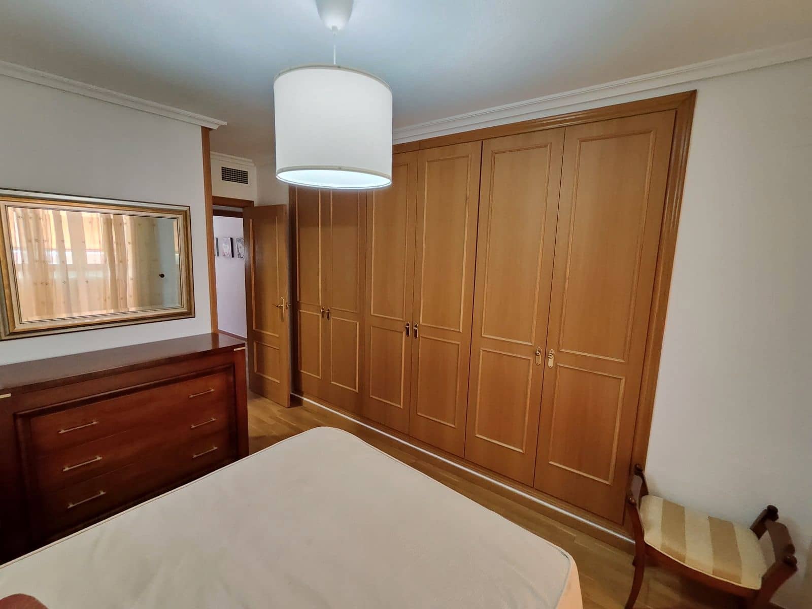 3 camera da letto Appartamento da affittare in Alicante citta con piscina garage - 1.350 € (Rif: 9101846)