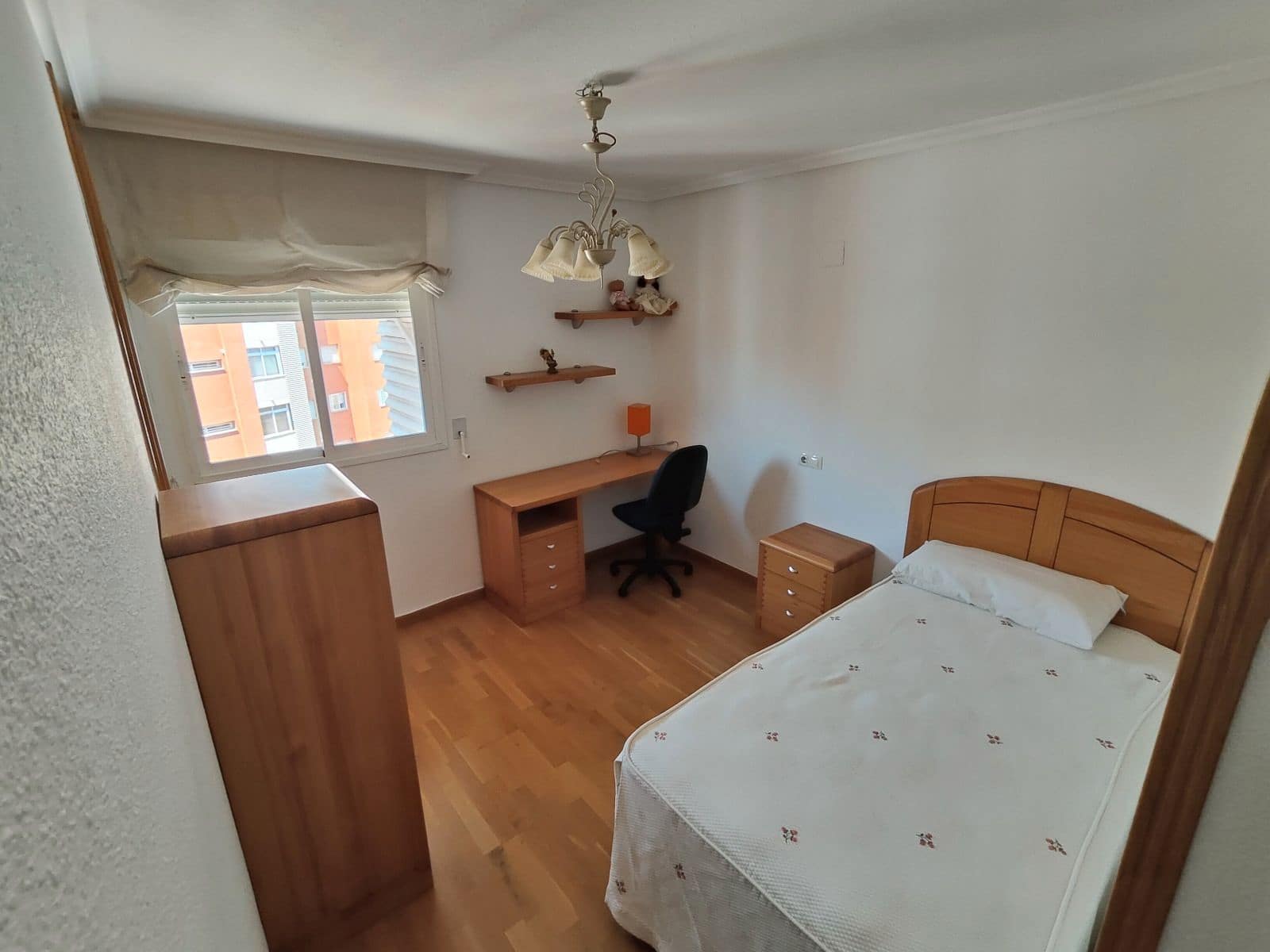 3 camera da letto Appartamento da affittare in Alicante citta con piscina garage - 1.350 € (Rif: 9101846)