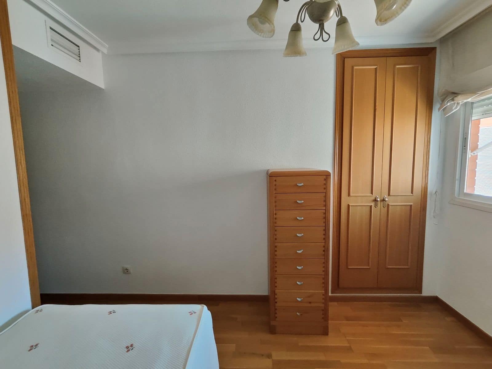 3 camera da letto Appartamento da affittare in Alicante citta con piscina garage - 1.350 € (Rif: 9101846)