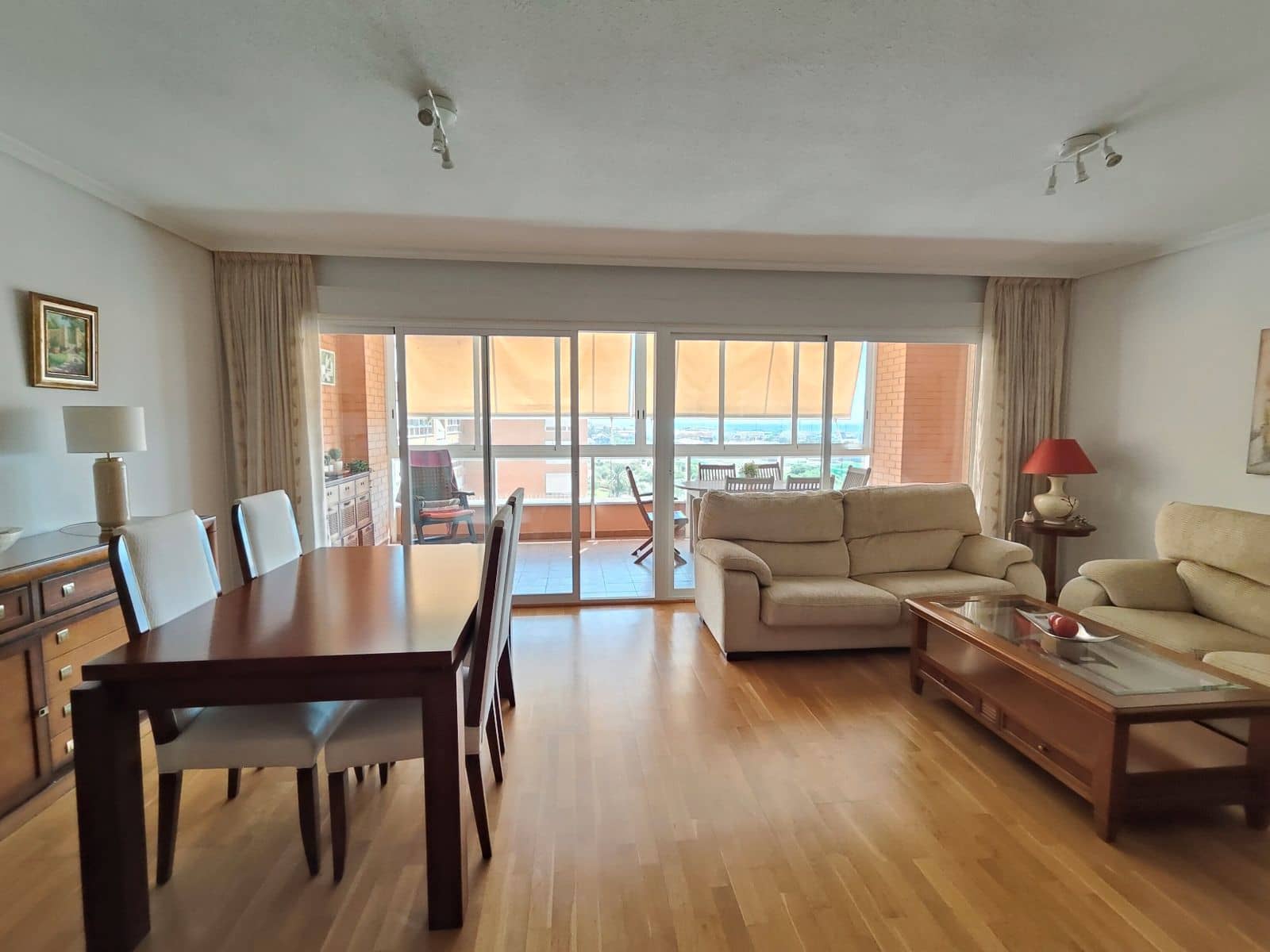 3 camera da letto Appartamento da affittare in Alicante citta con piscina garage - 1.350 € (Rif: 9101846)