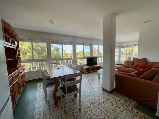 3 quarto Apartamento para arrendar em Alicante cidade com piscina garagem - 1 300 € (Ref: 9106178)