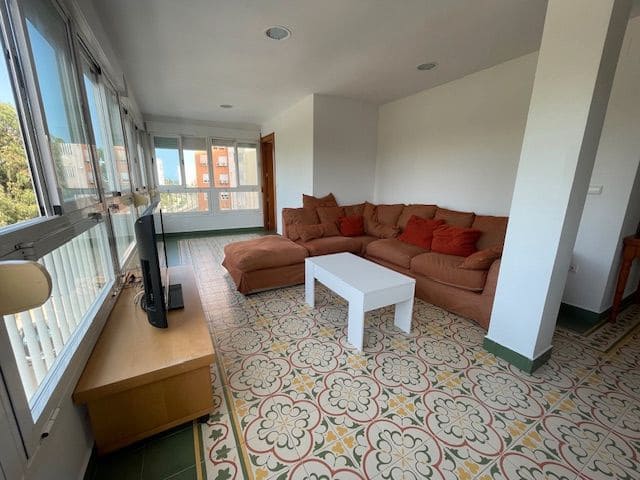 3 quarto Apartamento para arrendar em Alicante cidade com piscina garagem - 1 300 € (Ref: 9106178)