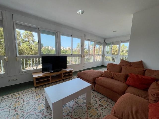 3 quarto Apartamento para arrendar em Alicante cidade com piscina garagem - 1 300 € (Ref: 9106178)