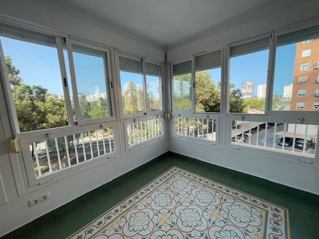 3 quarto Apartamento para arrendar em Alicante cidade com piscina garagem - 1 300 € (Ref: 9106178)