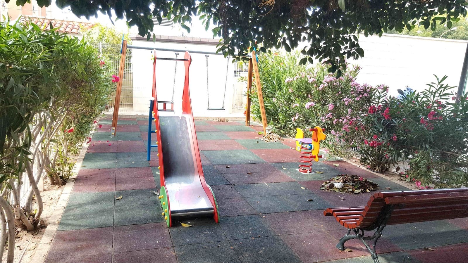 3 quarto Apartamento para arrendar em Alicante cidade com piscina garagem - 1 300 € (Ref: 9106178)