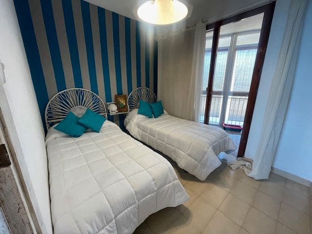 2 slaapkamer Flat te huur in El Campello met garage - € 1.100 (Ref: 9109933)