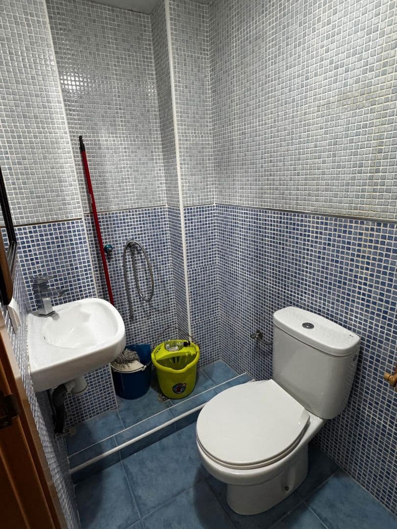 Kontor til salgs i Alicante by med garasje - € 120 000 (Ref: 9127851)