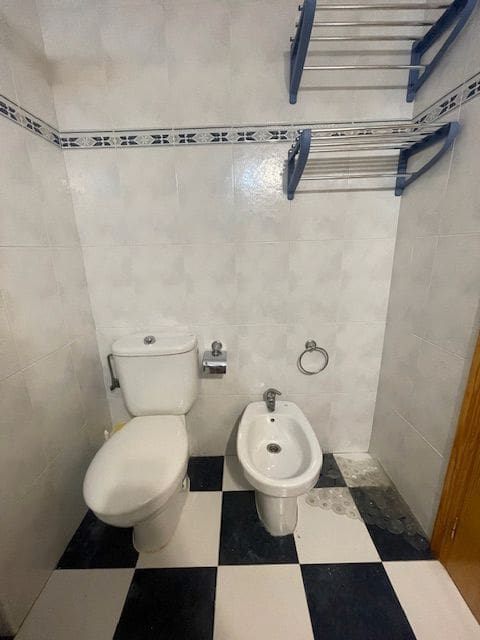 2 bedroom Flat for rent in Alicante / Alacant city with pool garage - € 1,250 (Ref: 9158696)