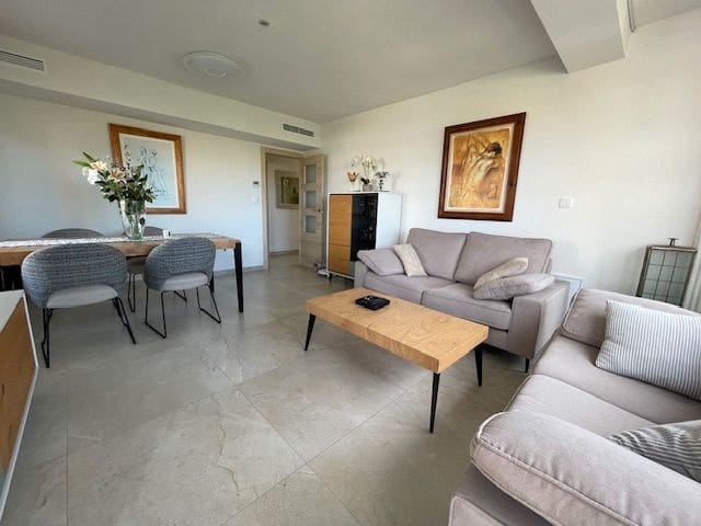 3 soverom Leilighet til salgs i Alicante by med svømmebasseng garasje - € 400 000 (Ref: 9158699)