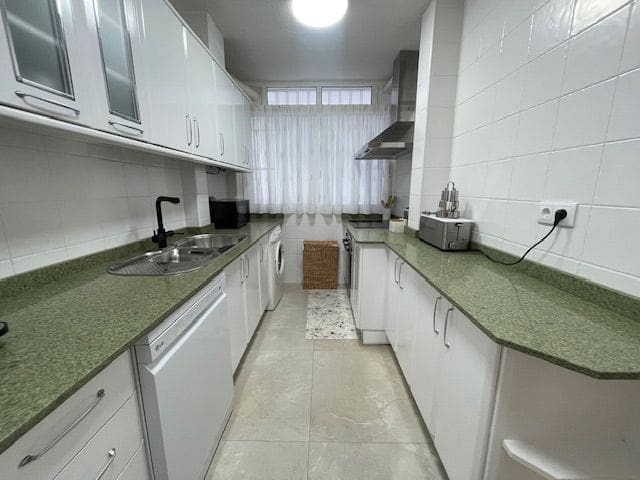 3 soverom Leilighet til salgs i Alicante by med svømmebasseng garasje - € 400 000 (Ref: 9158699)