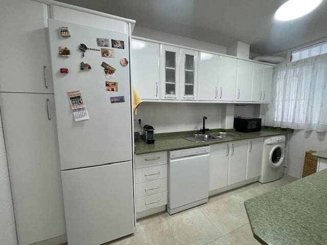 3 soverom Leilighet til salgs i Alicante by med svømmebasseng garasje - € 400 000 (Ref: 9158699)