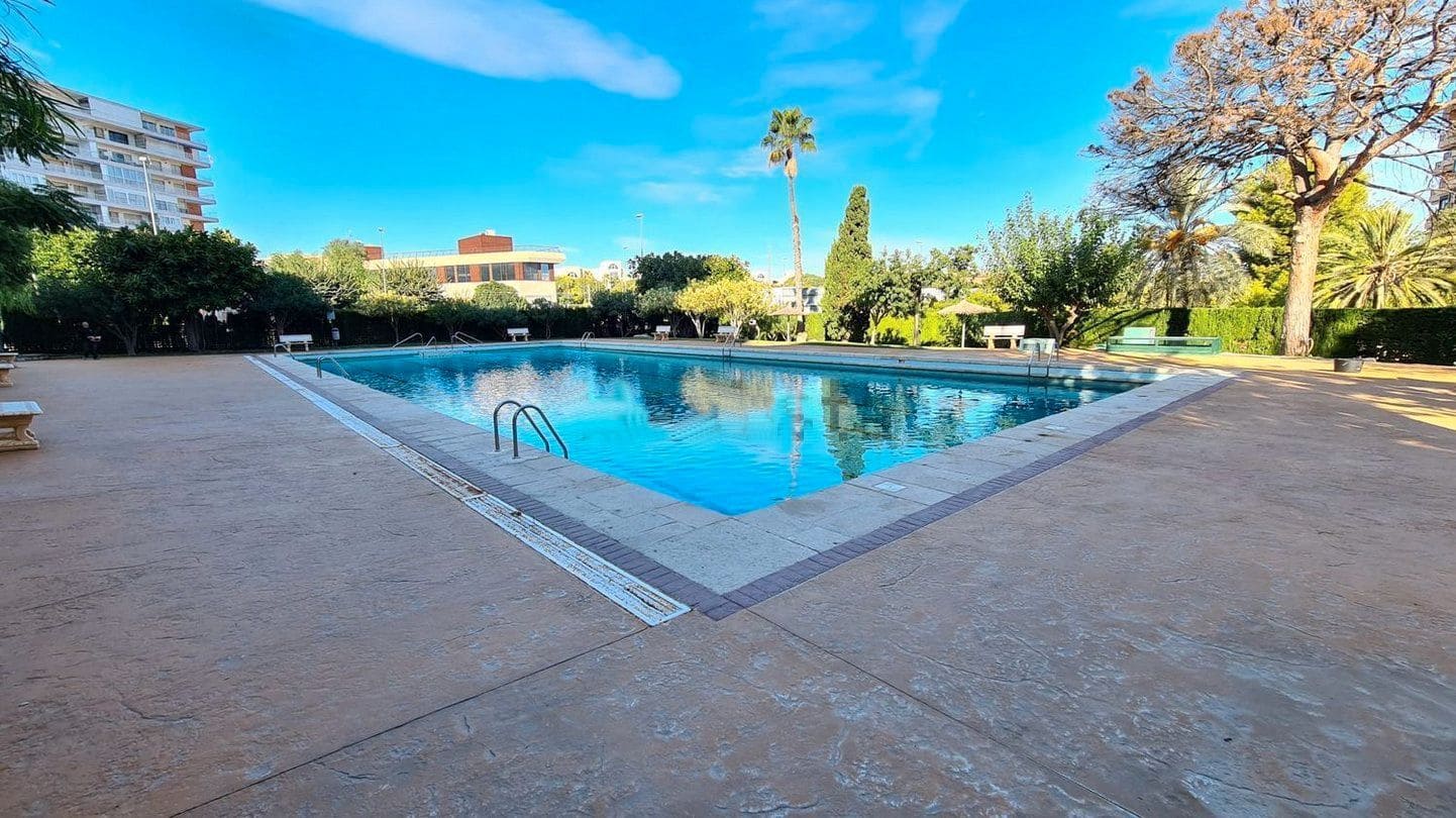 3 soverom Leilighet til salgs i Alicante by med svømmebasseng garasje - € 400 000 (Ref: 9158699)