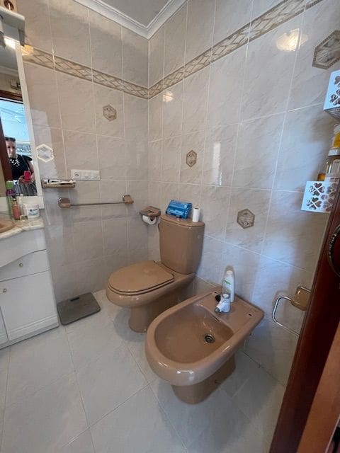 6 soveværelse Semi-Rækkehus til leje i Alicante by med swimmingpool garage - € 2.000 (Ref: 9163337)