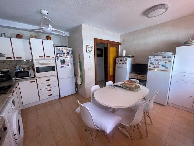 6 soveværelse Semi-Rækkehus til leje i Alicante by med swimmingpool garage - € 2.000 (Ref: 9163337)