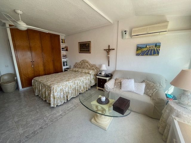 6 soveværelse Semi-Rækkehus til leje i Alicante by med swimmingpool garage - € 2.000 (Ref: 9163337)