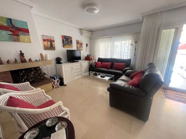 6 makuuhuone Paritalo vuokrattavana paikassa Cabo de las Huertas, Alicante kaupunki mukana uima-altaan 
autotalli - 2 000 € (Ref: 9163337)