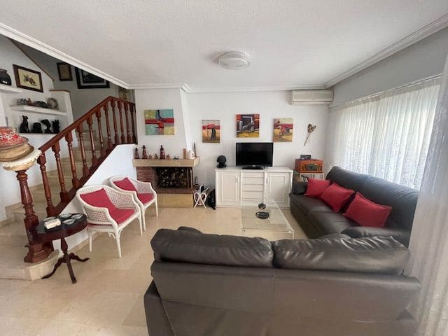 6 makuuhuone Paritalo vuokrattavana paikassa Cabo de las Huertas, Alicante kaupunki mukana uima-altaan 
autotalli - 2 000 € (Ref: 9163337)