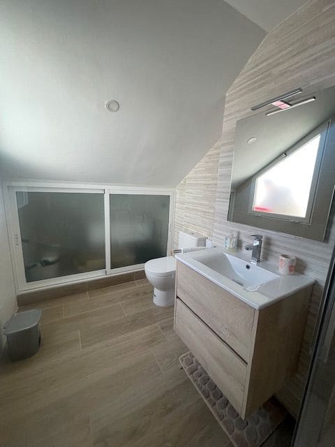 6 soveværelse Semi-Rækkehus til leje i Alicante by med swimmingpool garage - € 2.000 (Ref: 9163337)