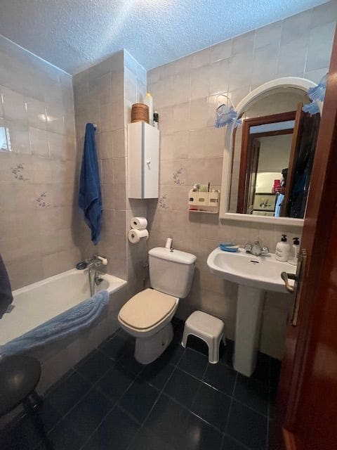 6 soveværelse Semi-Rækkehus til leje i Alicante by med swimmingpool garage - € 2.000 (Ref: 9163337)