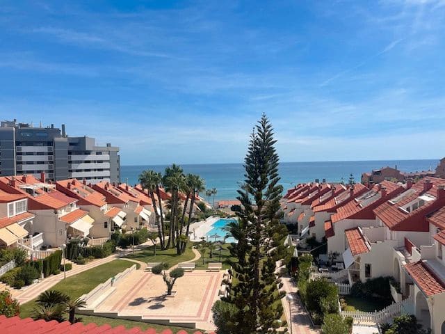 6 soveværelse Semi-Rækkehus til leje i Alicante by med swimmingpool garage - € 2.000 (Ref: 9163337)