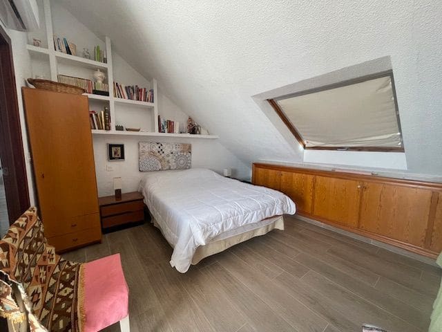 6 soveværelse Semi-Rækkehus til leje i Alicante by med swimmingpool garage - € 2.000 (Ref: 9163337)