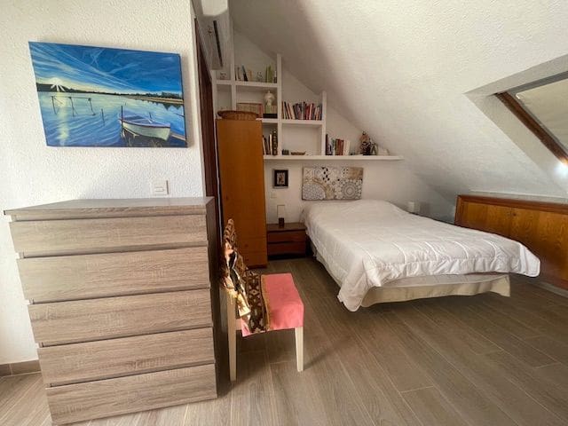 6 soveværelse Semi-Rækkehus til leje i Alicante by med swimmingpool garage - € 2.000 (Ref: 9163337)