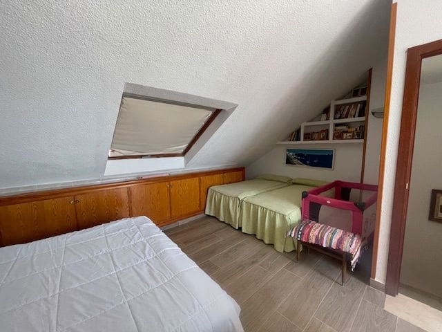 6 soveværelse Semi-Rækkehus til leje i Alicante by med swimmingpool garage - € 2.000 (Ref: 9163337)