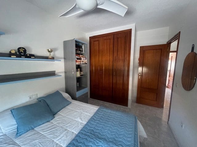6 soveværelse Semi-Rækkehus til leje i Alicante by med swimmingpool garage - € 2.000 (Ref: 9163337)