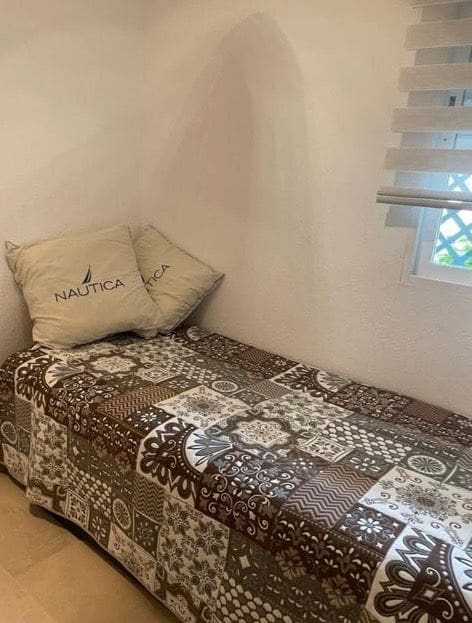 3 soverom Leilighet til leie i Alicante by med svømmebasseng garasje - € 1 900 (Ref: 9170981)