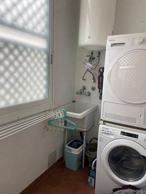 3 soverom Leilighet til leie i Alicante by med svømmebasseng garasje - € 1 900 (Ref: 9170981)