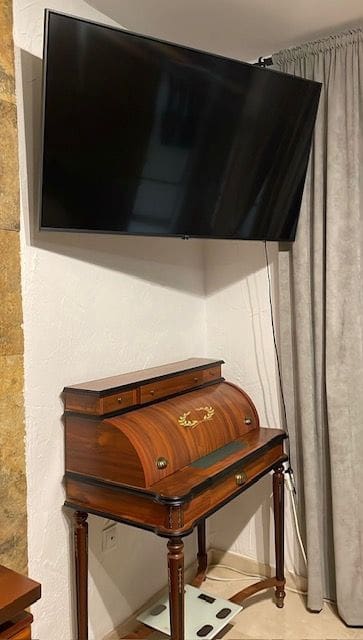 3 soverom Leilighet til leie i Alicante by med svømmebasseng garasje - € 1 900 (Ref: 9170981)