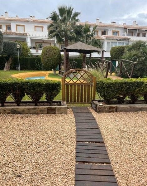 3 soverom Leilighet til leie i Alicante by med svømmebasseng garasje - € 1 900 (Ref: 9170981)